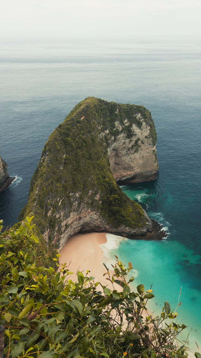 Explore Bali, Nusa Penida & Gili Trawangan with Jamie - Best In Travel