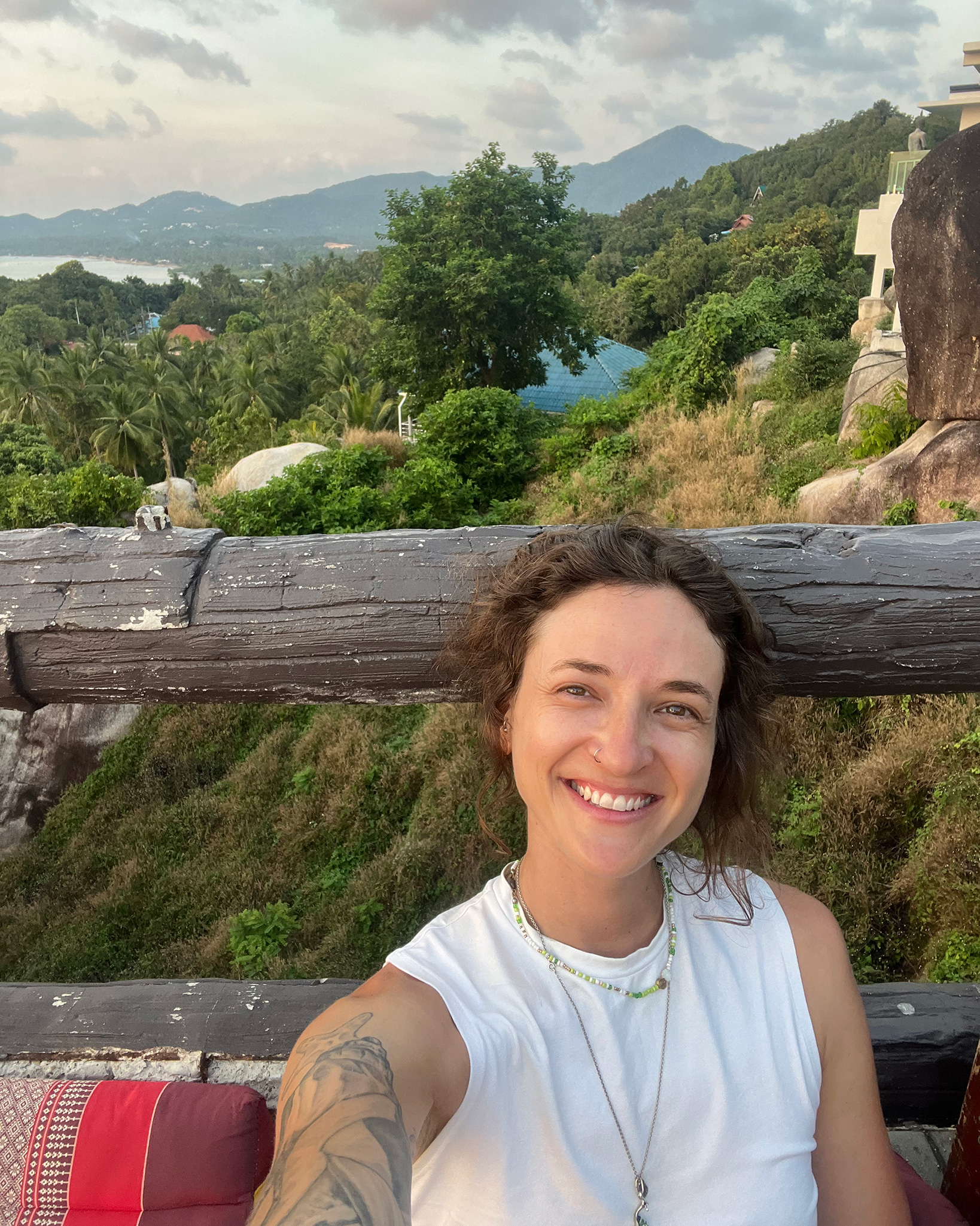 Holly Hanau – Travel Light